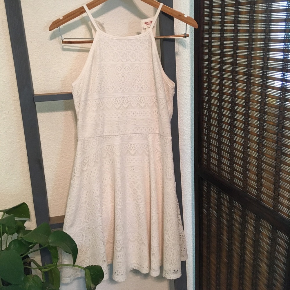 White relax fitting dress